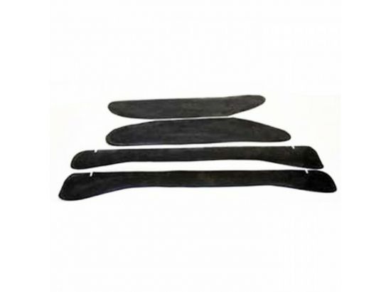 Gap Guards Black Polyurethane for 2003-2006 Chevy Silverado 2500HD/3500HD 4WD Only Gas/Diesel by Performance Accessories